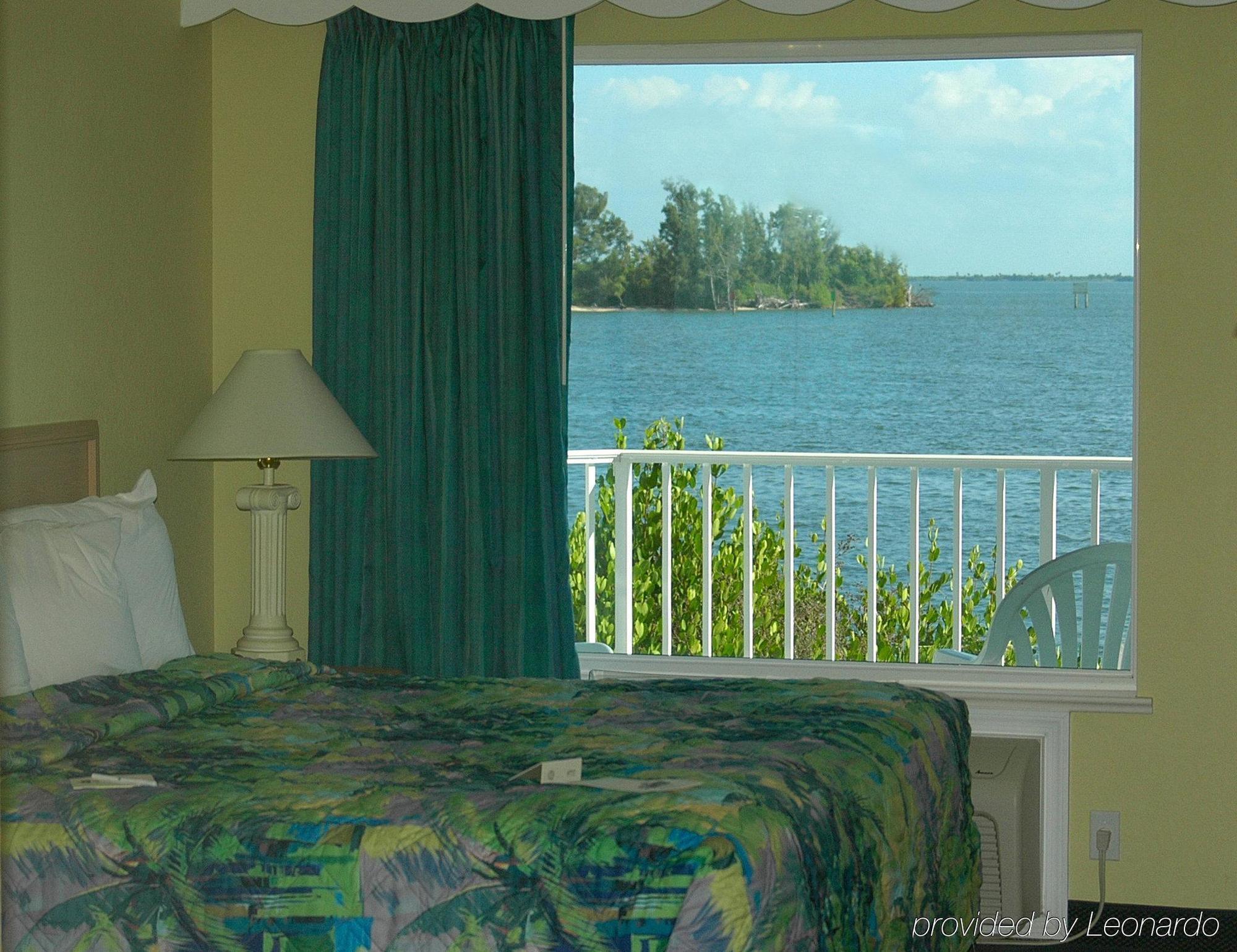 Capt Hirams Resort Себастіан Номер фото